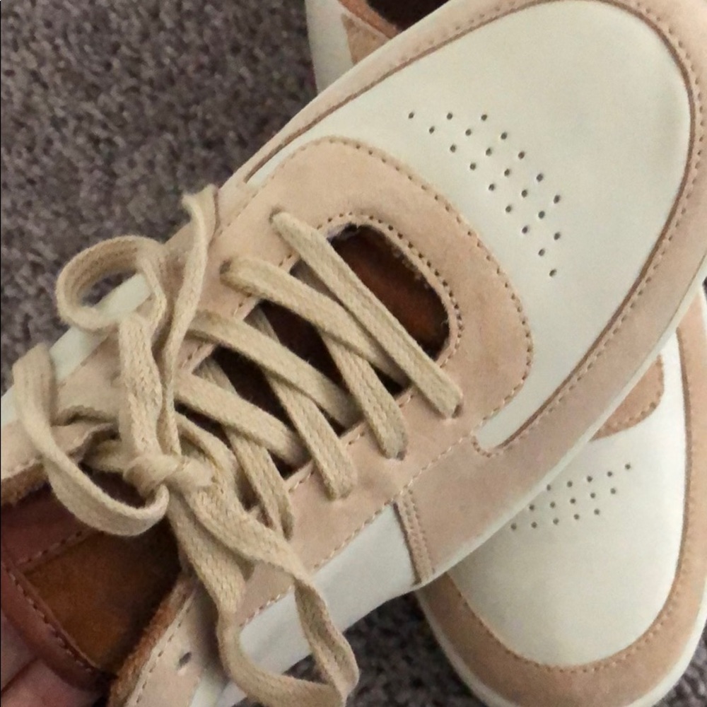 ✨Vince Rendel Sneakers✨ - Picture 5 of 5